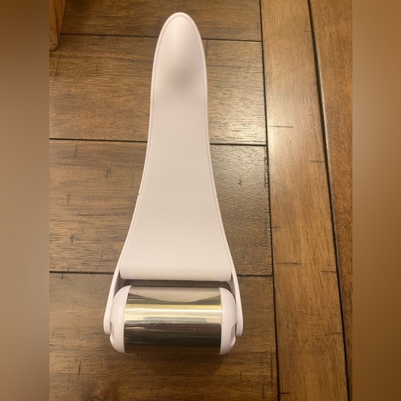 Banish Cool Roller - Picture 2 of 2